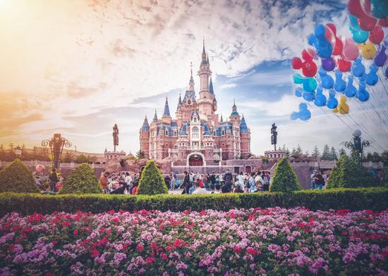 上海国际旅游度假区四年成果斐然 累计接待游客6600万，国际旅行前景广阔